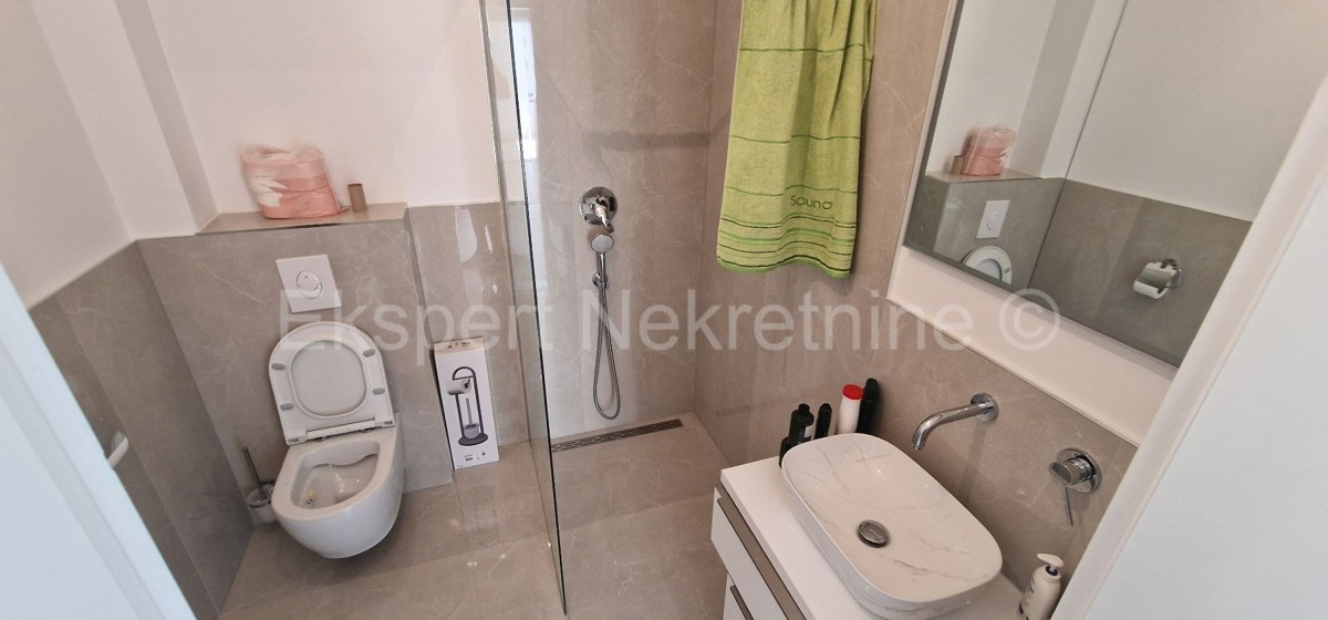 Čiovo, Okrug G, penthouse 66 m2, +69 m2 roof terrace, sea view