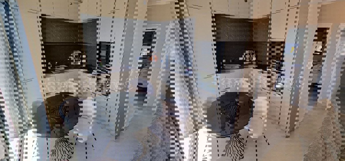 Čiovo, Okrug G, penthouse 66 m2, +69 m2 roof terrace, sea view