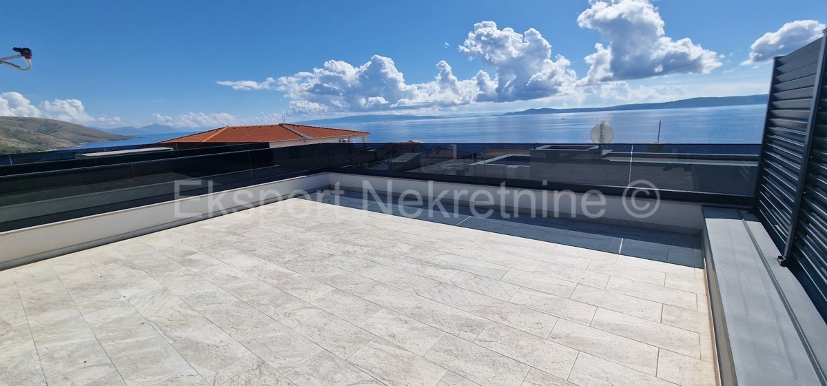 Čiovo, Okrug G, penthouse 66 m2, +69 m2 roof terrace, sea view
