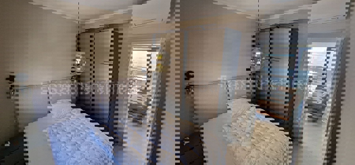 Čiovo, Okrug G, penthouse 66 m2, +69 m2 roof terrace, sea view