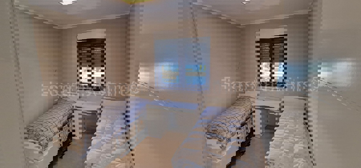 Čiovo, Okrug G, penthouse 66 m2, +69 m2 roof terrace, sea view