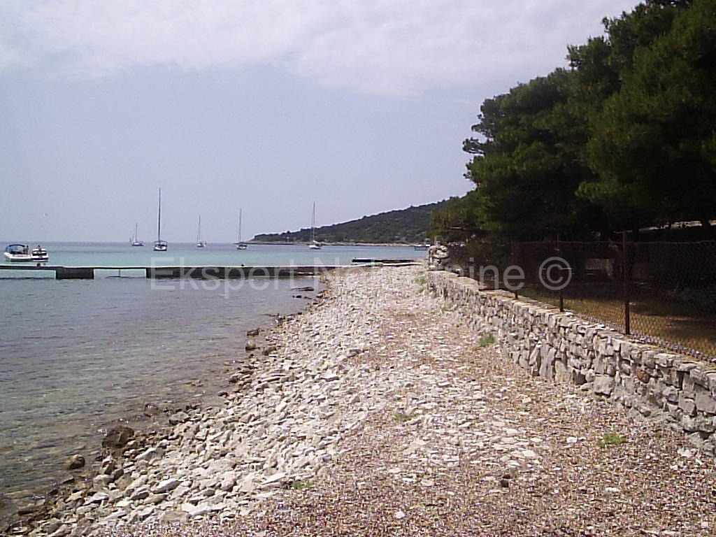 Drvenik Veli, terreno agricolo 4000m2, vicino al mare