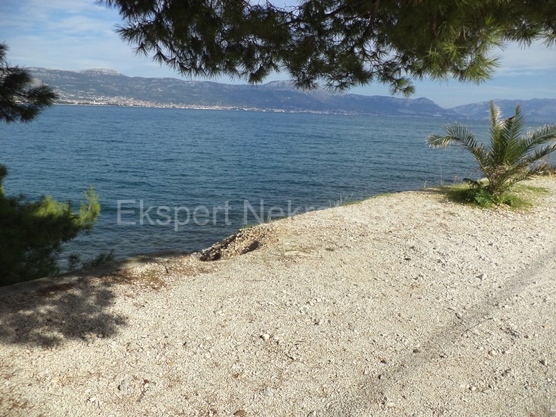 Ciovo, Arbanija, grad. terreno 485 m2, 100 m dal mare, vista