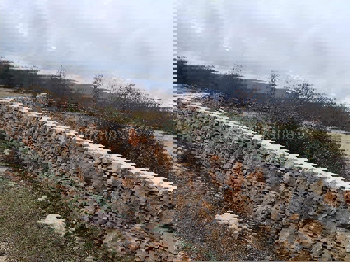 Šibenik, Radonić - terreno edificabile 2500m2 vicino al Parco nazionale di Krka