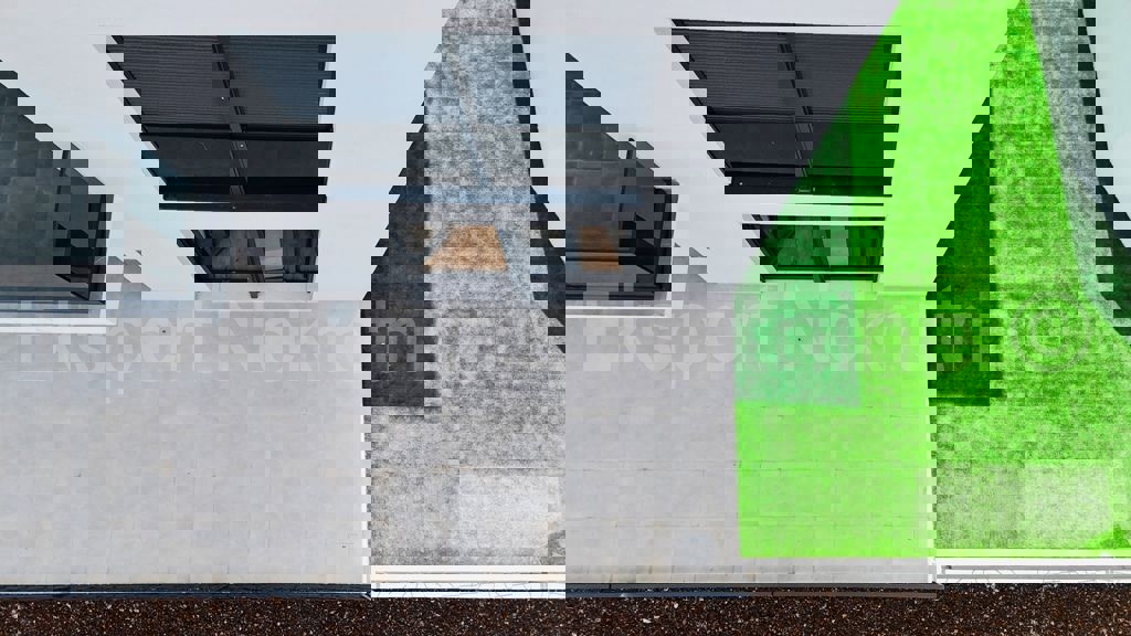 Marina, lussuosa. Appartamento di 3 locali 115 mq + giardino 96 mq, nuova costruzione, piscina sul tetto