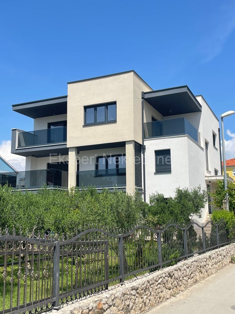 K. Štafilić, detached house 348m2 with garage 36m2 on a plot of land 1440m2