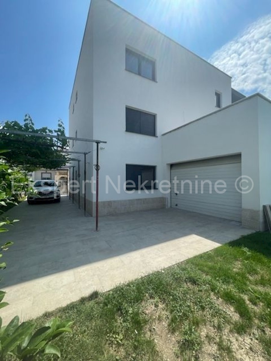 K. Štafilić, detached house 348m2 with garage 36m2 on a plot of land 1440m2