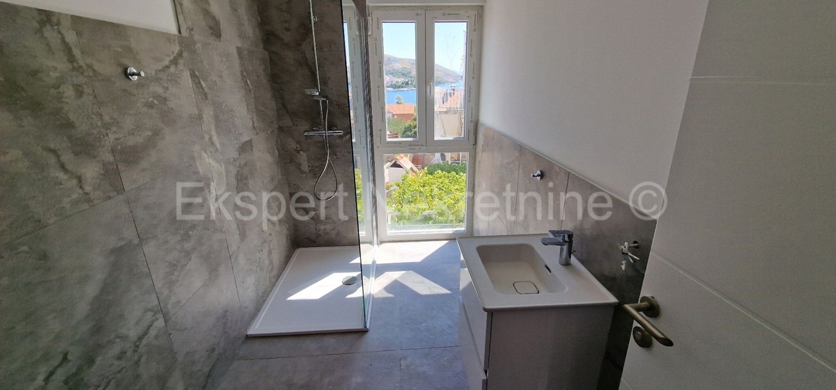 Čiovo, Okrug G., small 2-bedroom apartment 54m2, 1st floor, large terrace, new construction