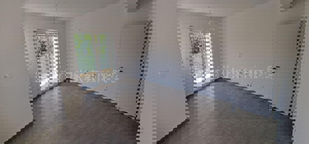 Čiovo, Okrug G., small 2-bedroom apartment 54m2, 1st floor, large terrace, new construction