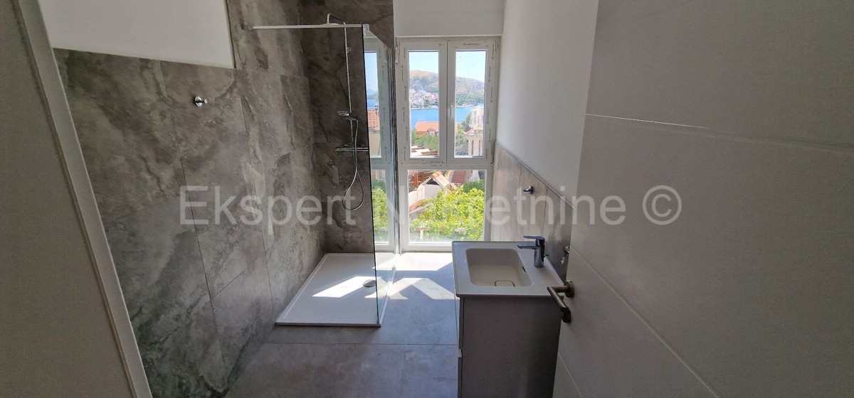 Čiovo, Okrug G., small 2-bedroom apartment 54m2, 1st floor, large terrace, new construction