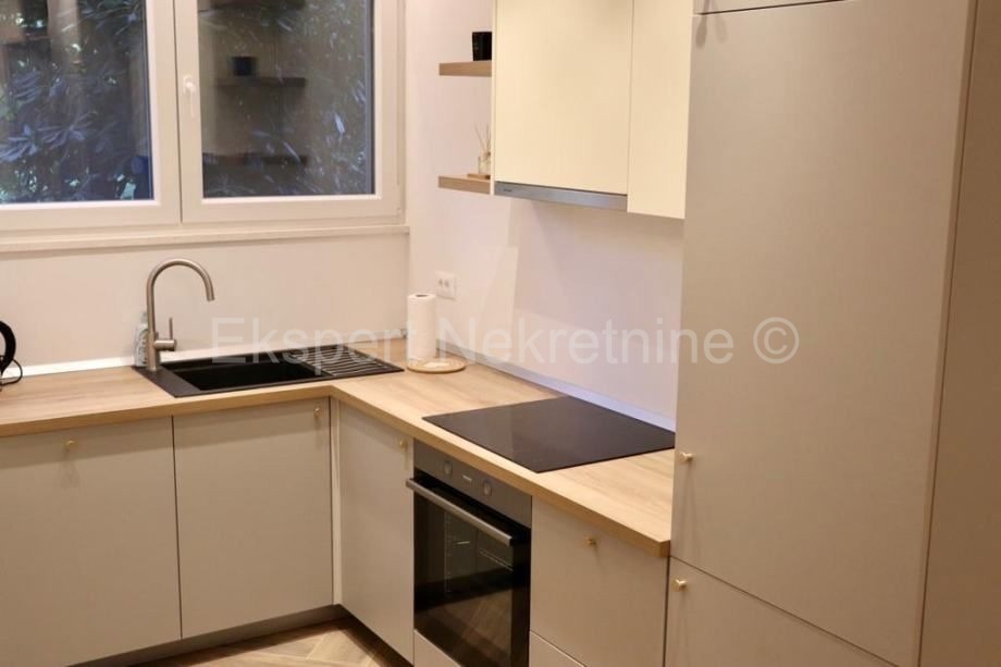 Split, Gripe, newly renovated one bedroom apartment 35m2 on the ground floor of the building