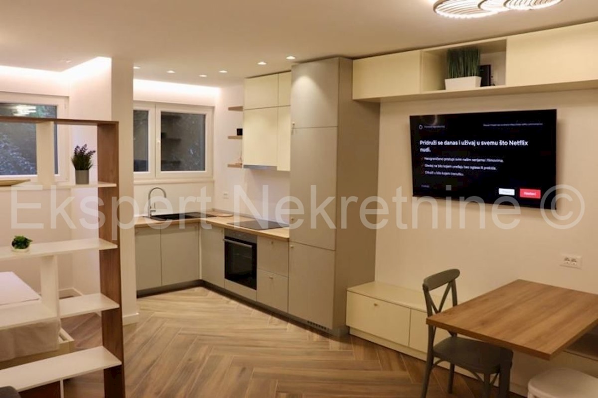 Split, Gripe, newly renovated one bedroom apartment 35m2 on the ground floor of the building