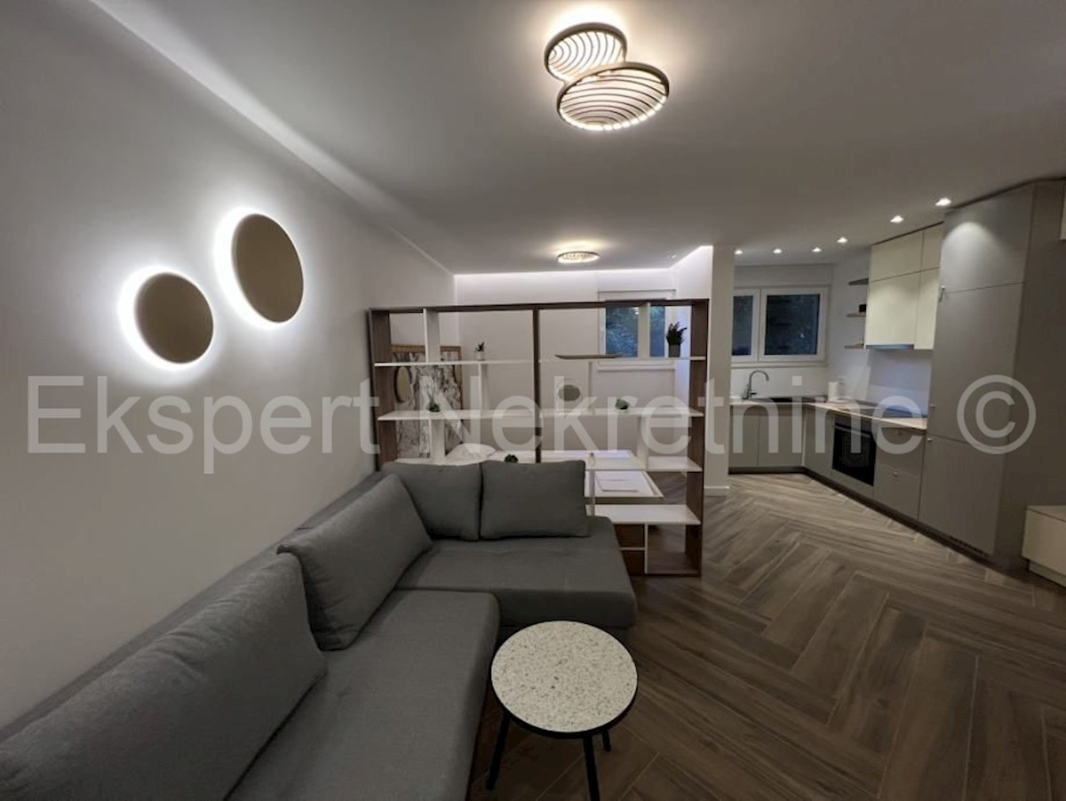 Split, Gripe, newly renovated one bedroom apartment 35m2 on the ground floor of the building