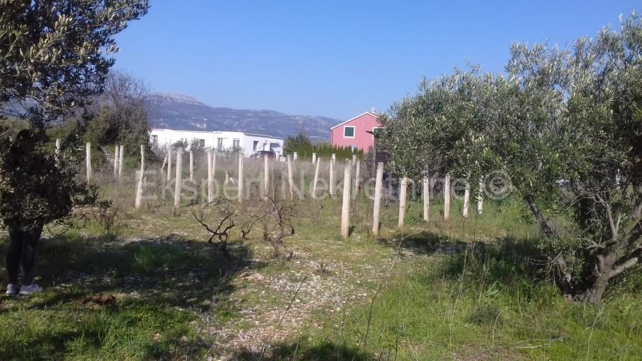 K. Štafilić, terreno edificabile 1325m2 nella zona M5, 150 m dal mare