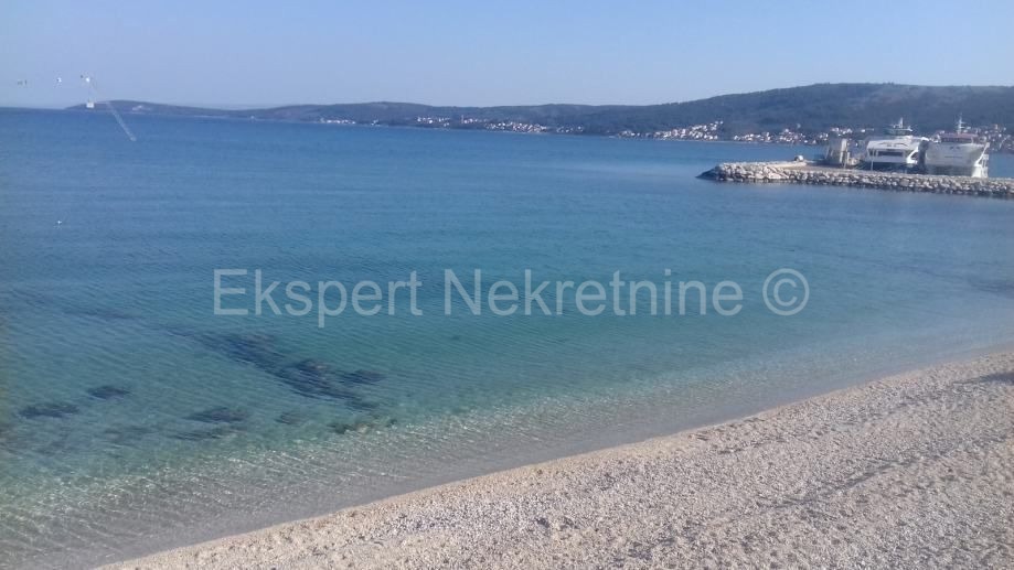 K. Štafilić, terreno edificabile 1325m2 nella zona M5, 150 m dal mare