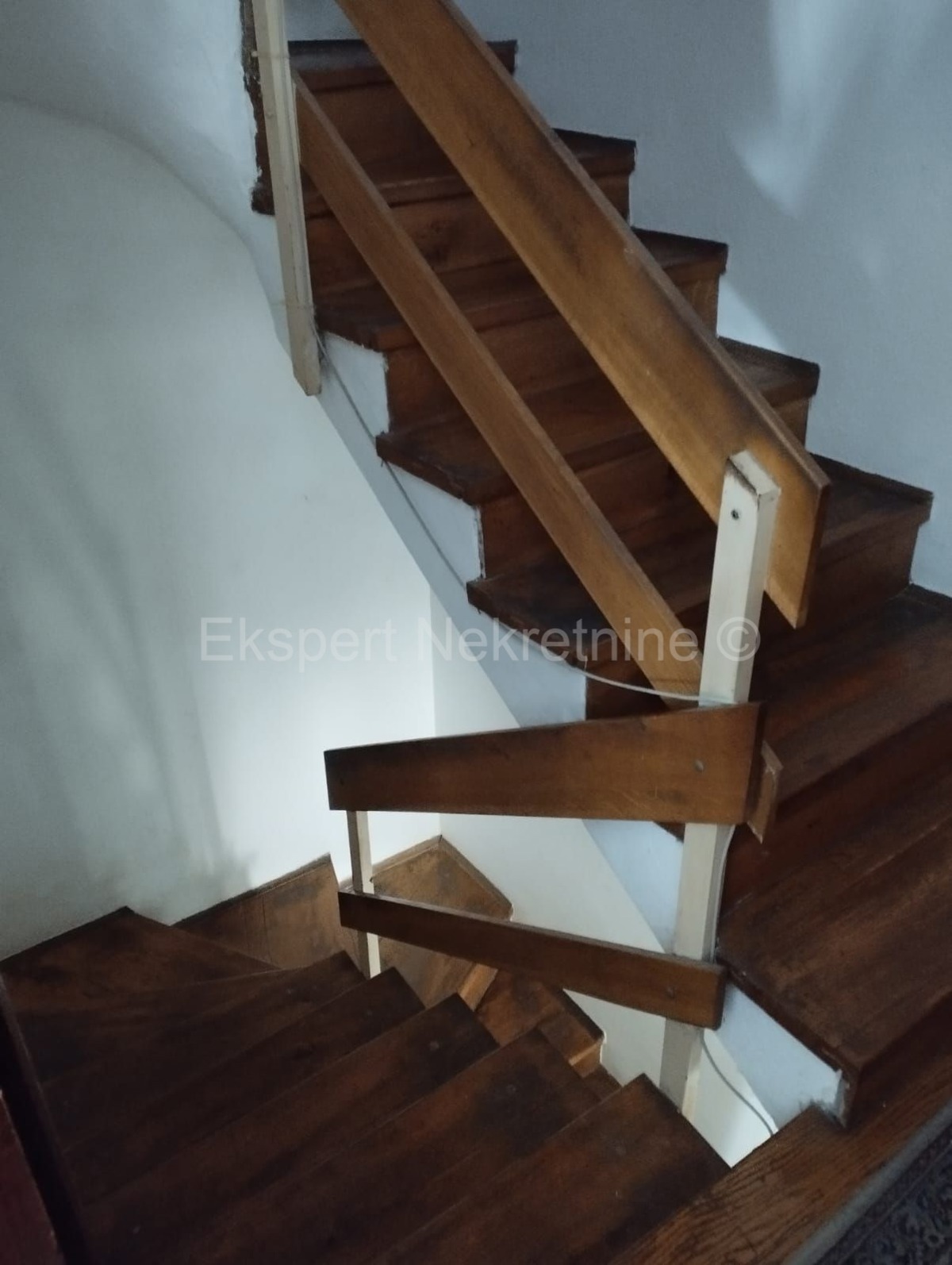 Kaštel Sućurac, casa a schiera 132m2 nel centro della città, 50 metri dal mare