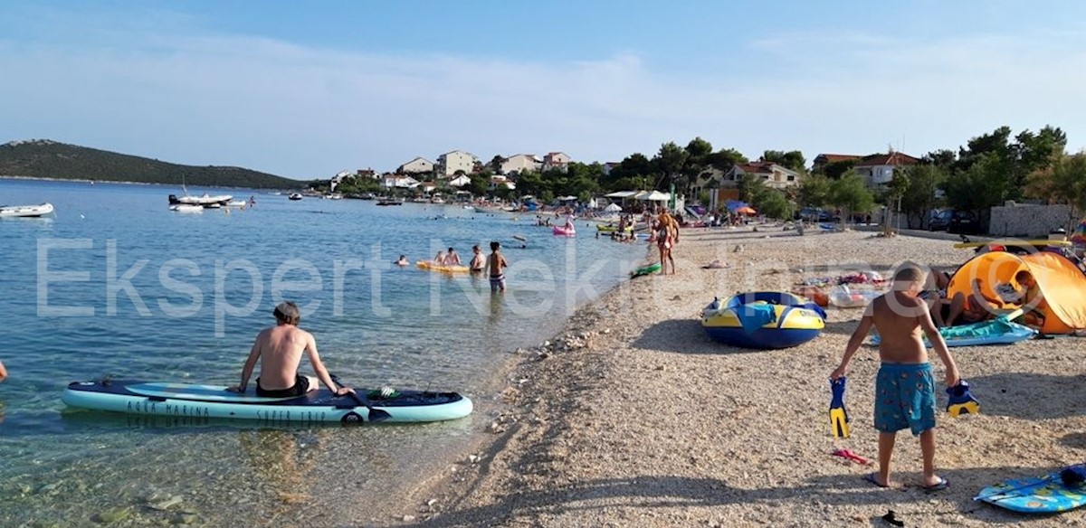 Marina, Sevid, terreno edificabile di 967 m2, seconda fila dal mare e dalla spiaggia