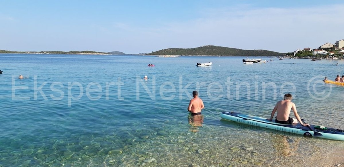 Marina, Sevid, terreno edificabile di 967 m2, seconda fila dal mare e dalla spiaggia