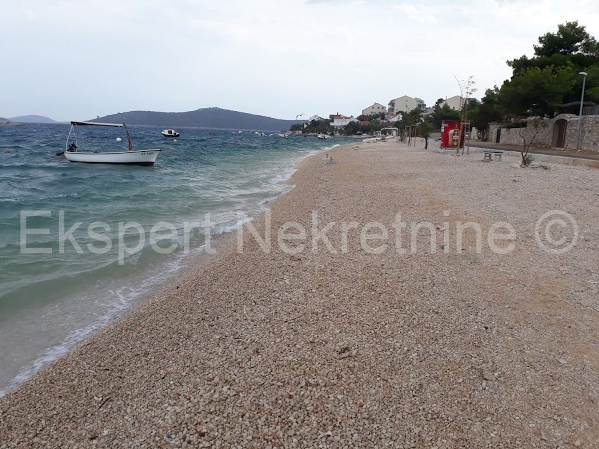 Marina, Sevid, terreno edificabile di 967 m2, seconda fila dal mare e dalla spiaggia