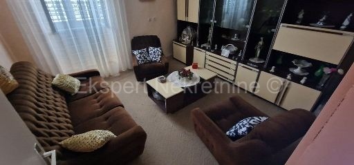 Trogir, centro, vecchia casa in pietra su 4 piani, 147 m2, ideale per il turismo