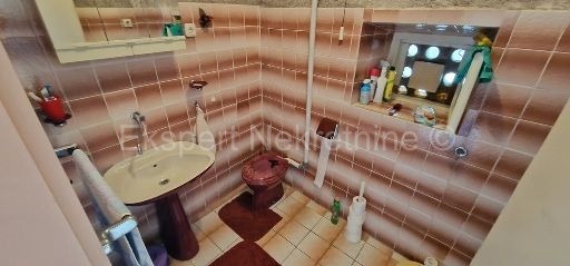 Trogir, centro, vecchia casa in pietra su 4 piani, 147 m2, ideale per il turismo