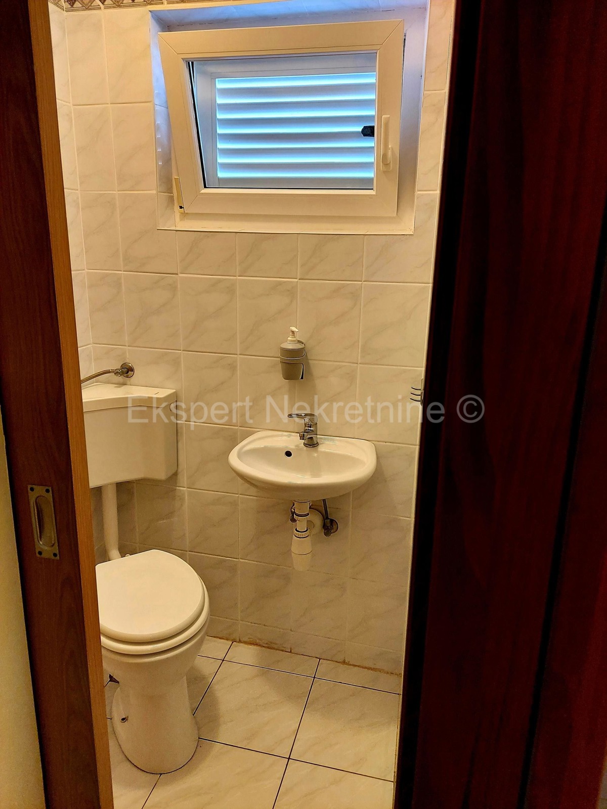 Vis, Rukavac, casa indipendente con 3 unità abitative, vista mare