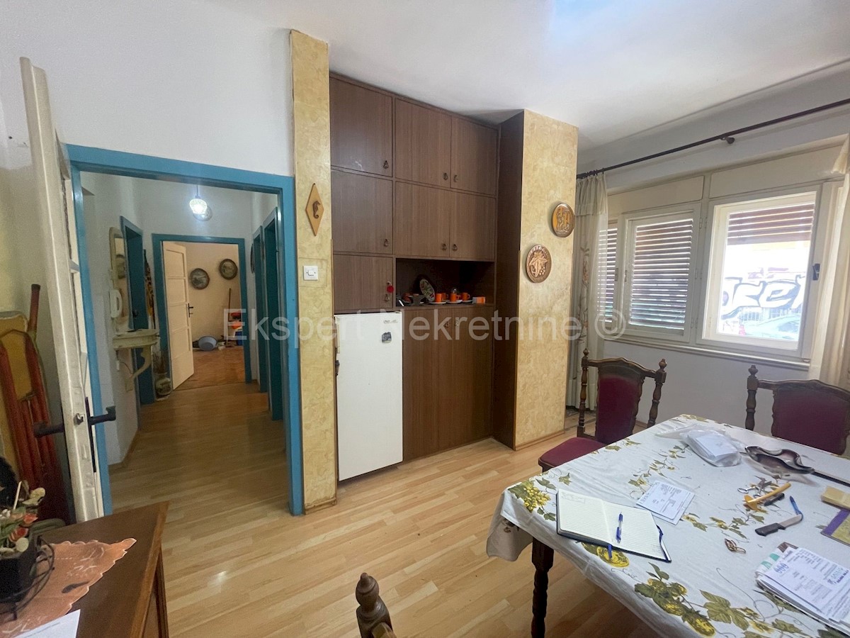 Spalato, Lovret, bilocale 57,42 m2 con legnaia, ottima posizione