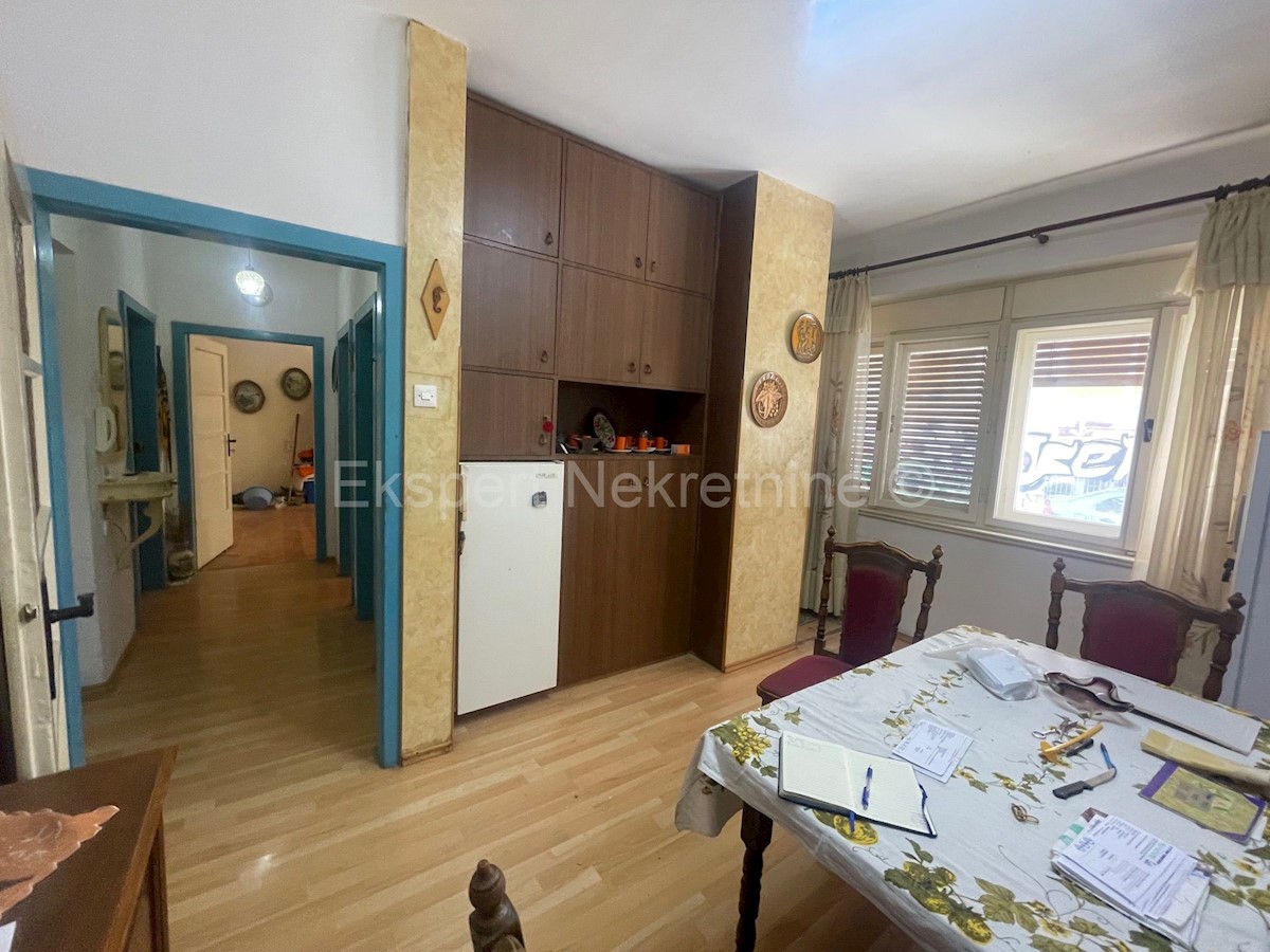 Spalato, Lovret, bilocale 57,42 m2 con legnaia, ottima posizione
