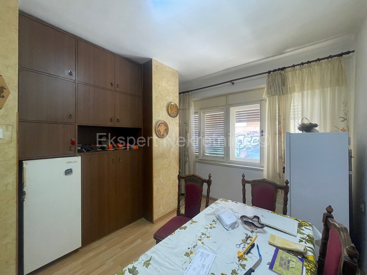 Spalato, Lovret, bilocale 57,42 m2 con legnaia, ottima posizione