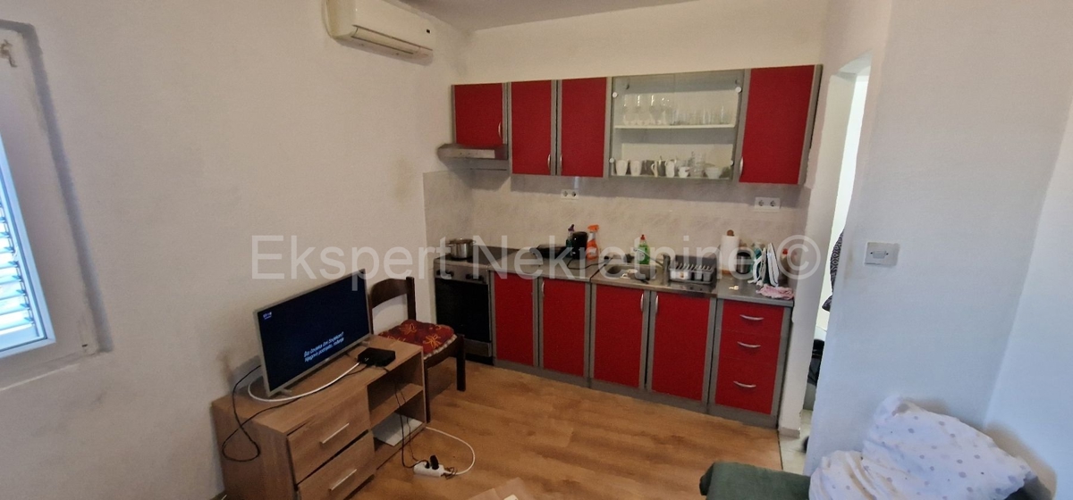 Slatine, semi-detached house 105 m2, on two floors, terrace, garden,