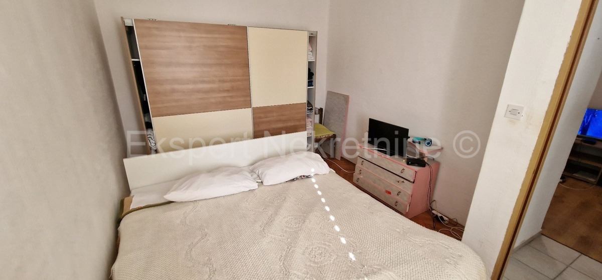 Slatine, semi-detached house 105 m2, on two floors, terrace, garden,