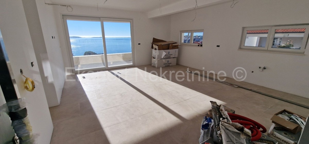 Čiovo, Okrug G., 3-bedroom apartment 99m2, new building, view of the sea and islands