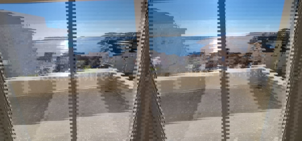 Čiovo, Okrug G., 3-bedroom apartment 99m2, new building, view of the sea and islands