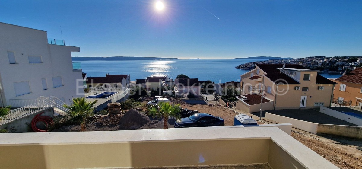 Čiovo, Okrug G., 3-bedroom apartment 99m2, new building, view of the sea and islands