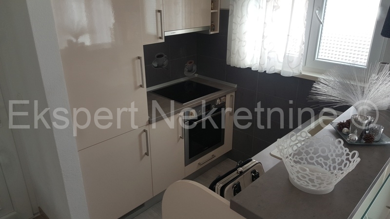 Trogir, two-bedroom apartment 67 m2, new construction, furnished