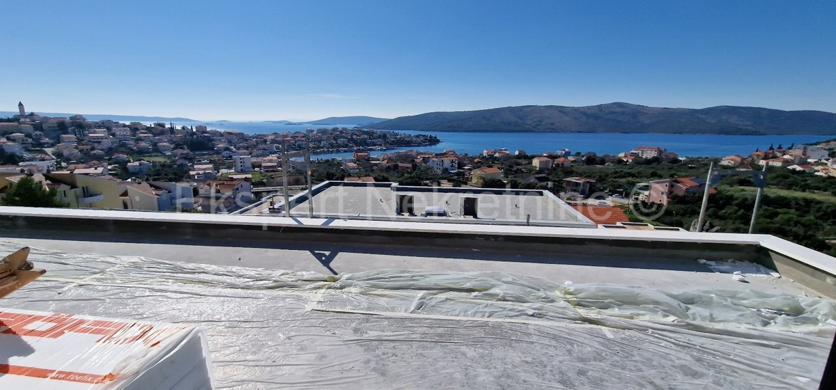 Seget Vranjica, villa 220 m2 on 2 floors.new construction, sea view