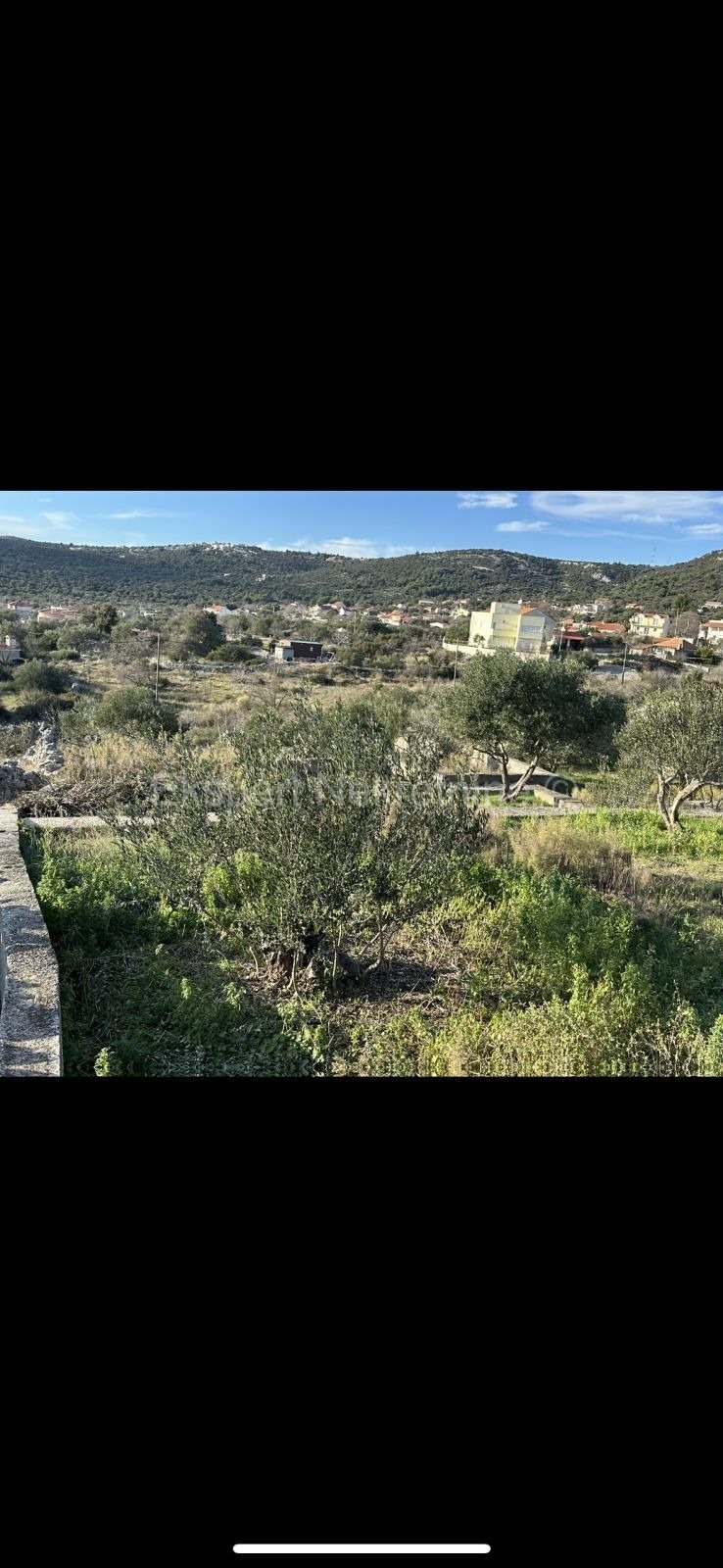 Vinišće, terreno edificabile 900 m2 + 300m2 agricolo, 400m dal mare