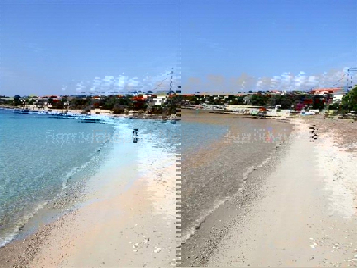 Drvenik Mali, terreno edificabile 650 m2, 200 m dal mare