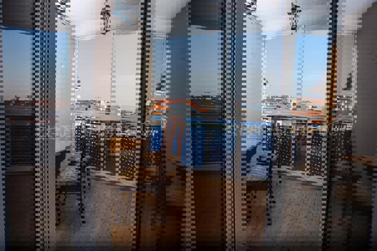 Spalato, Žnjan, appartamento con una camera da letto di 39 m2 con vista mare, vicino alla spiaggia