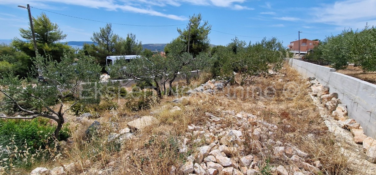 Seget Vranjica, building plot 801 m2, sea view