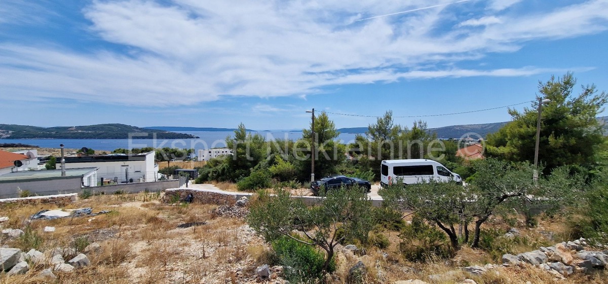 Seget Vranjica, building plot 801 m2, sea view