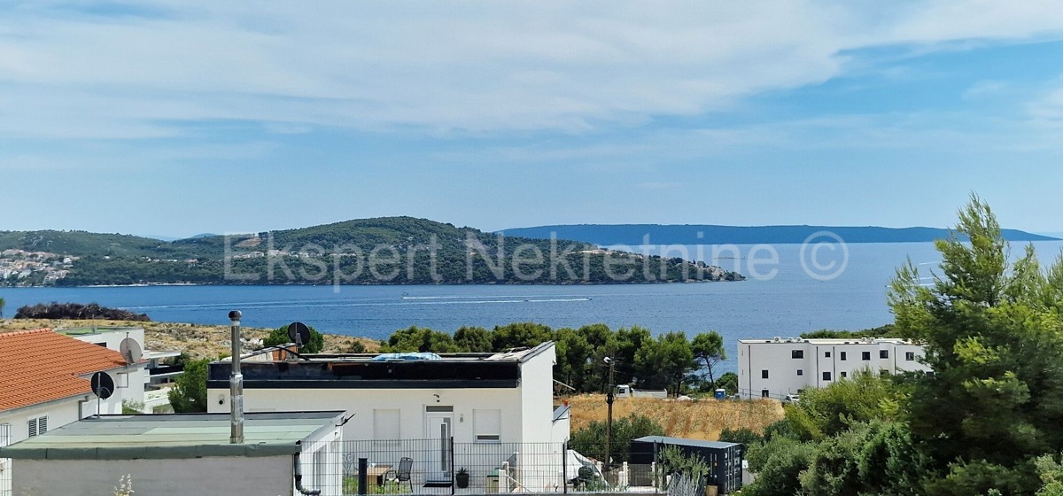 Seget Vranjica, building plot 801 m2, sea view