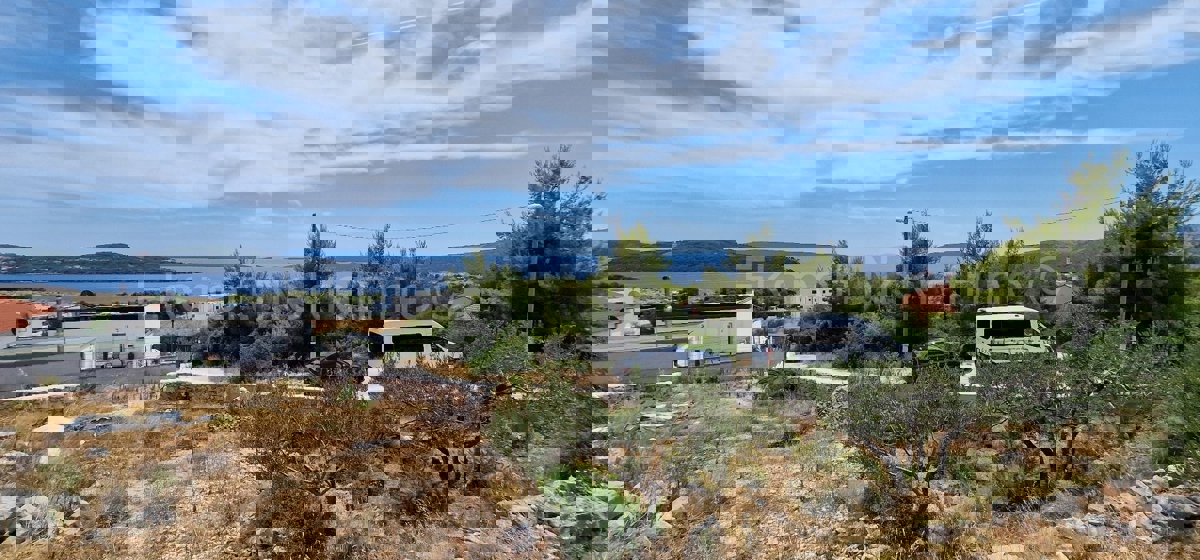 Seget Vranjica, building plot 801 m2, sea view