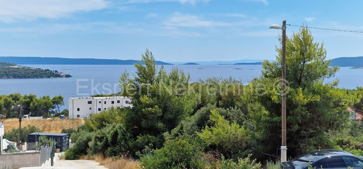 Seget Vranjica, building plot 801 m2, sea view