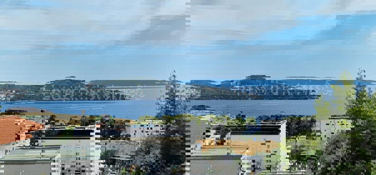 Seget Vranjica, building plot 801 m2, sea view