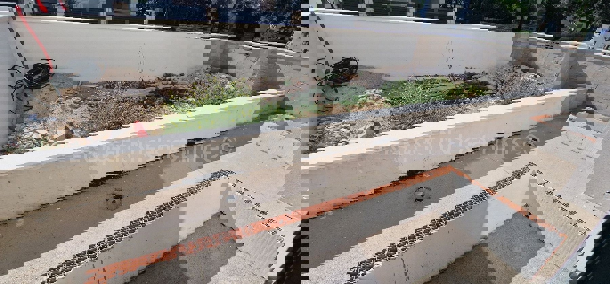 Ciovo, District G, 2-bedroom apartment 89 m2 + 132 m2 garden + swimming pool 15m2