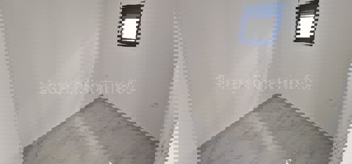 Ciovo, District G, 2-bedroom apartment 89 m2 + 132 m2 garden + swimming pool 15m2