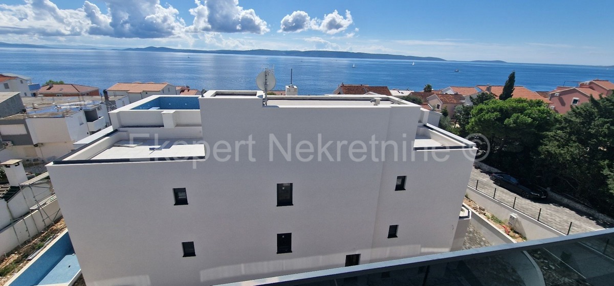 Ciovo, District G, 2-bedroom apartment 89 m2 + 132 m2 garden + swimming pool 15m2