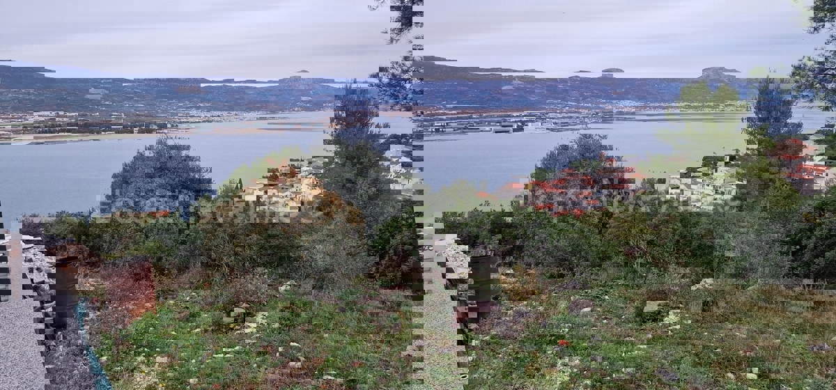 Trogir, Mastrnika, building plot 1200 m2, open sea view