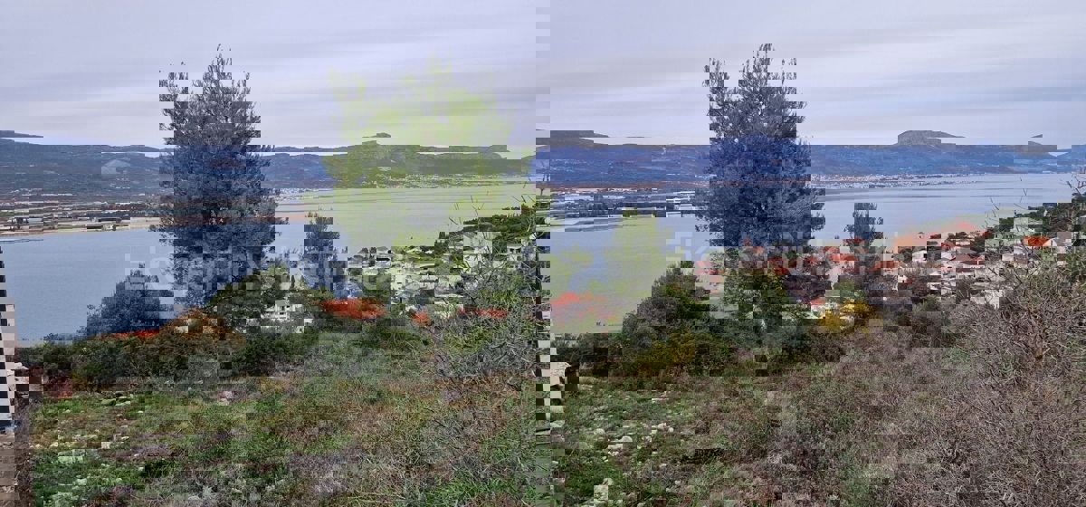 Trogir, Mastrnika, building plot 1200 m2, open sea view